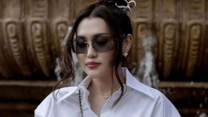 «Жасыңыз 18-де емес пе»: Ерке Есмахан жаңа образымен көпшілікті тамсандырды