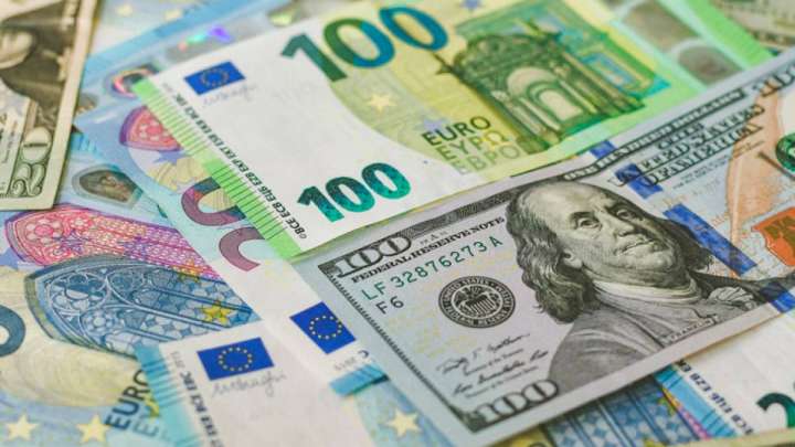 Ақша айырбастау пункттерінде доллар мен рубль қаншадан сатылады?