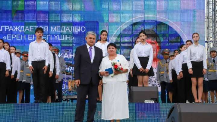 Өскеменде Конституция күні мерекесі тойланып жатыр