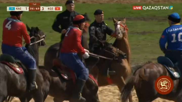 Көкпардан финалдық кездесуде қазақ-қырғыз шабандоздары жанжалдасты