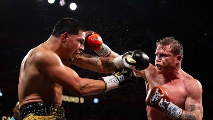 «Канело» Берлангиді жеңіп, чемпиондық атақтарын қорғап қалды