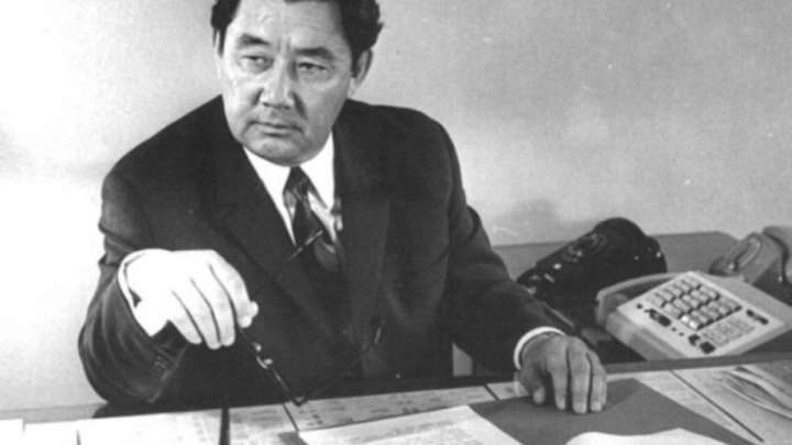 Мемлекет қайраткері Асанбай Асқаров