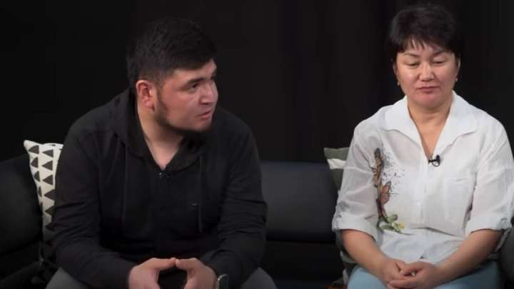 Әскерде комаға түскен Ербаян Мұхтарды Еуропаға алып кетеді