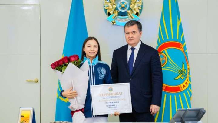 Ақмарал Науатбекке үш бөлмелі пәтер сыйға берілді