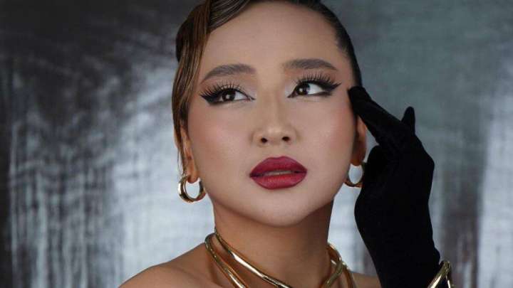 «Әлі 18-десіз ғой»: Салтанат Бақаеваны оқырманы туған күнімен құттықтады