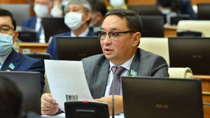 Асқар Садықовтың депутаттық креслосына Перуашевтың орынбасары жайғаспақ