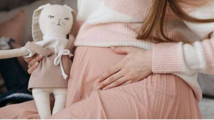 Атырауда 15 жасар қыз зорланды: аяғы ауыр жасөспірім жанайқайын жеткізді