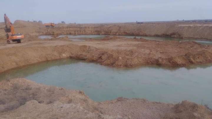 Түркістан облысында кәсіпкер жердің құнарлы қабатын сыдырып алған