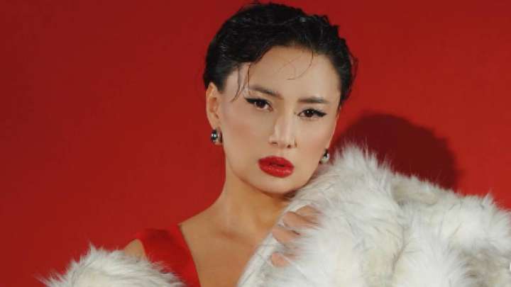 «Ажырасып кеттіңіз бе?»: Мадина Сәдуақасова өмірінде үлкен өзгеріс болғанын айтты