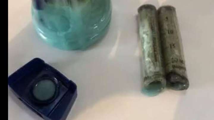 Ер адам тергеу изоляторындағы ағасына есірткі өткізбек болды