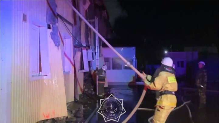 БҚО-да әкімшілік ғимарат отқа оранды (ВИДЕО)