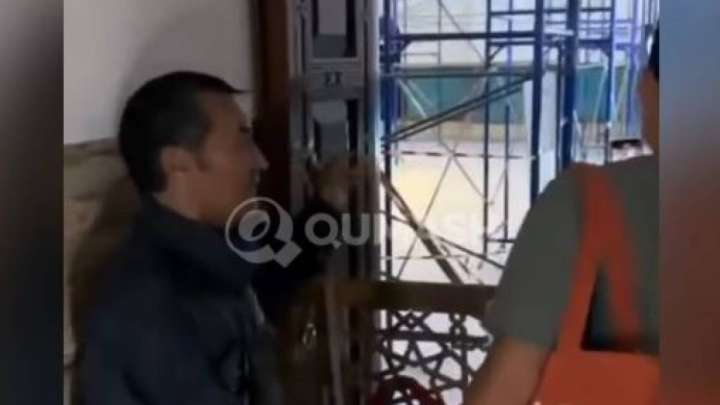 Қазнетте танымал болған кесене күзетшісі ағылшын тілін қалай үйренгенін айтты