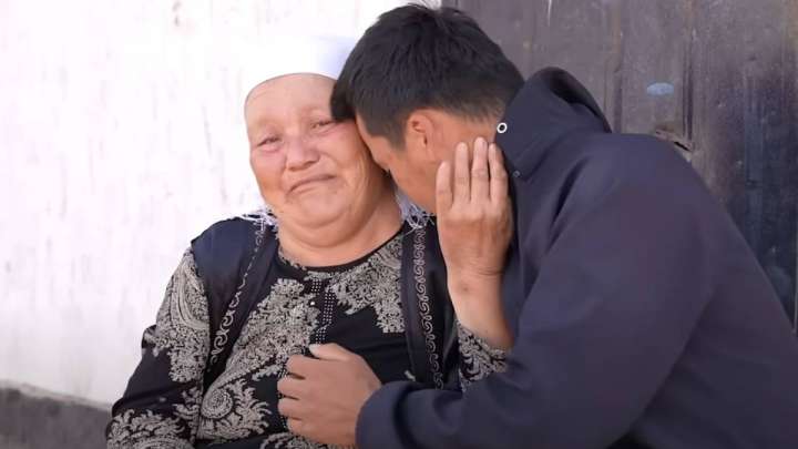 «Моншада тұрғызып, зорлық көрсетті»: Алматылық жігіт спортшының отбасында құлдықта болған