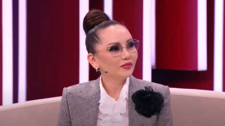 Баян Алагөзова екі қызын дүниеге әкелген әйелдерге қанша ақша бергенін айтты