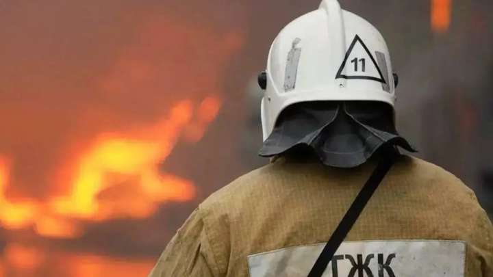 Астанада жатақханадан өрт шығып, бес адам уланып қалды