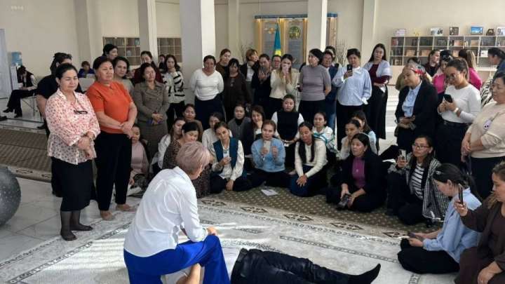 Маңғыстаулық мамандар ЕДШ нұсқаушысынан білім алды