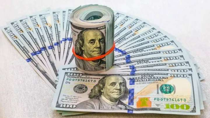 Доллар мен еуро құбылып тұр