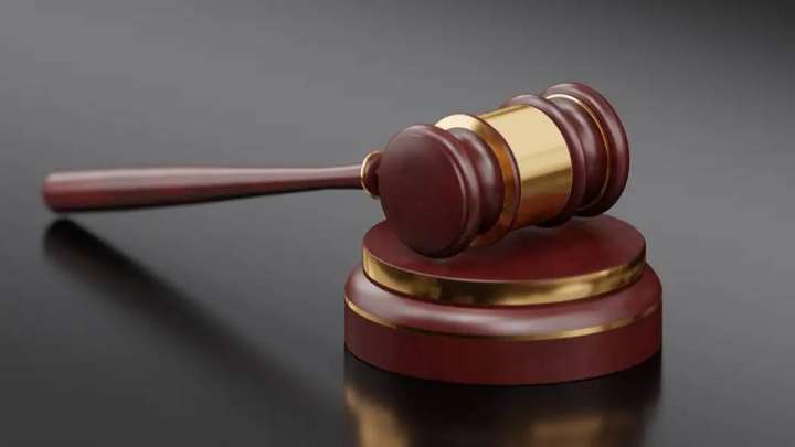 Жүргізуші куәлігіне емтихан тапсырғандардан 40 млн теңге сыйақы алған ХҚО қызметкерлері сотталды