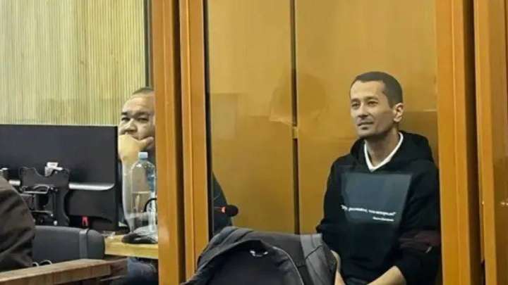 Журналист Данияр Әділбеков 4 жыл 6 айға бас бостандығынан айырылды