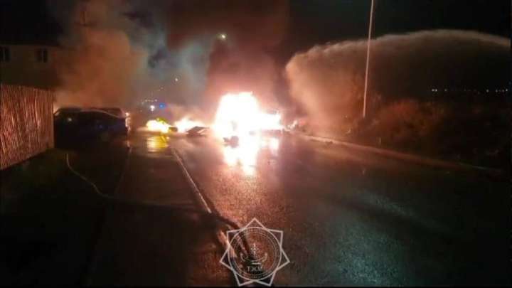 Астанада газ баллондары тиелген көлік өртенді