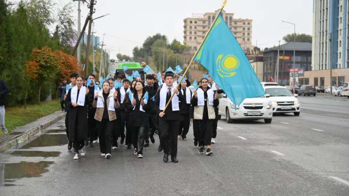 Парад молодежи прошел в Шымкенте