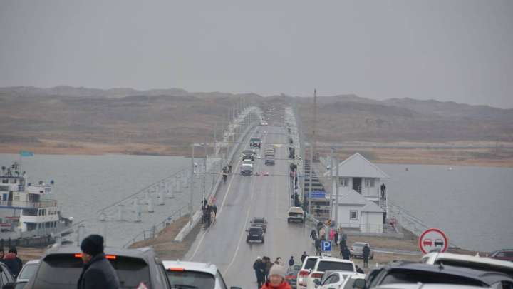 Шығыста жаңа көпірдің ашылуына орай дүбірлі той өтті