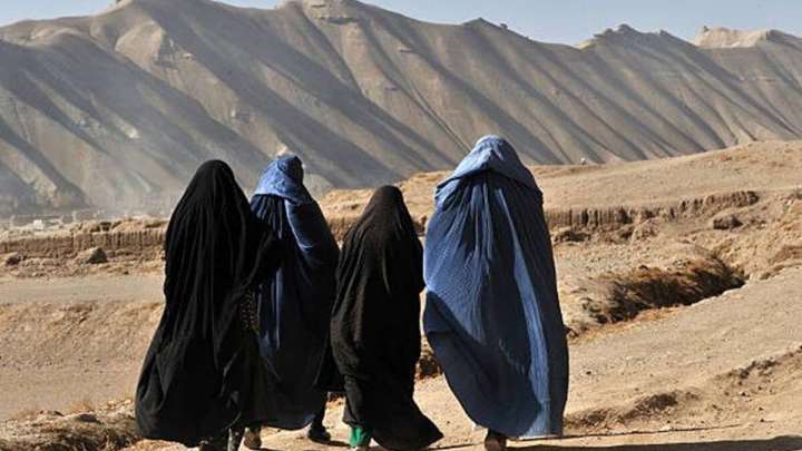Ауғанстан әйелдердің бір-бірімен сөйлесуіне тыйым салды