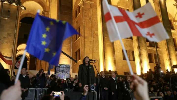 Тбилисидегі митинг: оппозиция жаңа сайлау өткізгелі жатыр