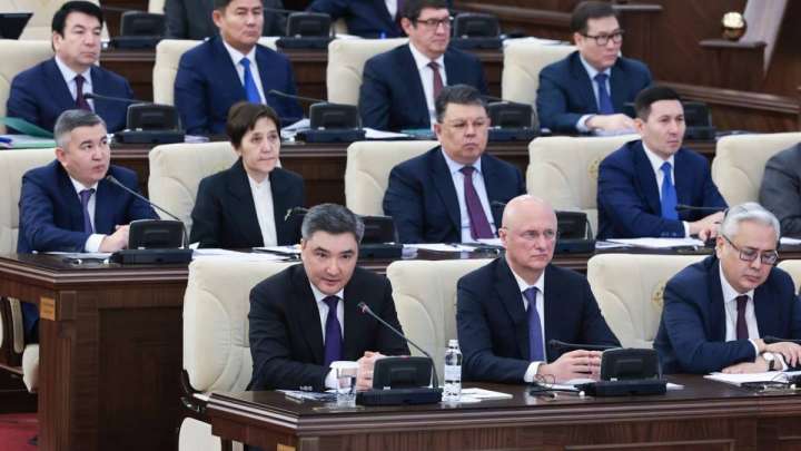 Олжас Бектенов Мәжіліс депутаттарының сұрақтарына жауап берді