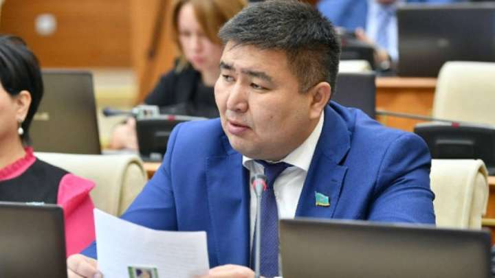 Депутат ауылдағы ағайынның мәселесін көтерді