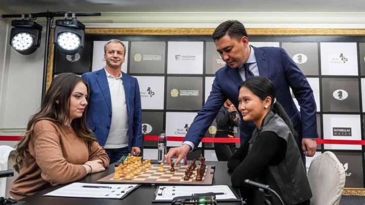 Аким сделал первый ход: В Шымкенте проходит второй этап женского Гран-при ФИДЕ