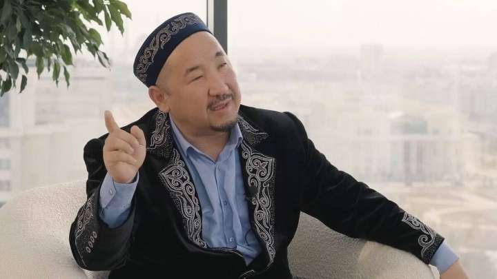 «Арақ ішіп, домалаған бала да менің бауырым»: Нұрлан Имам жастарды мейірімді болуға шақырды