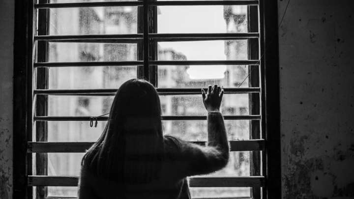 Жамбыл облысында жасөспірім қыз жоғарғы қабаттан секіріп кеткен