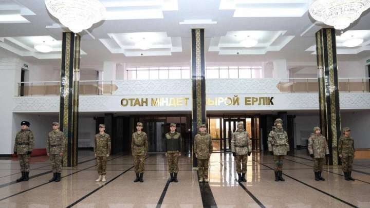 Қарулы күштер жаңа әскери формаға көшті