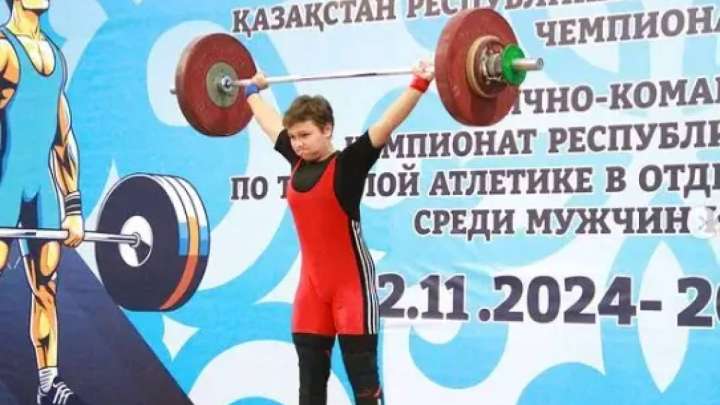 14 жасар қыз ауыр атлетикадан екі дүркін ел чемпионы атанды