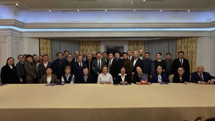 Күйші Қайрат Айтбаевтың кітабы жарық көрді