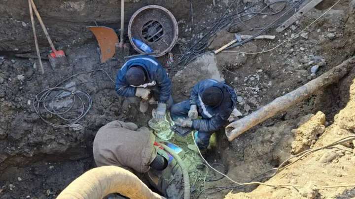 Өскемендегі жылу магистраліндегі апат жөнделіп жатыр