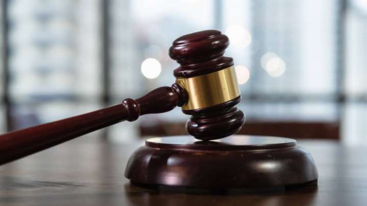 Бұрынғы полицейге адам өлтірді деген айып тағылды