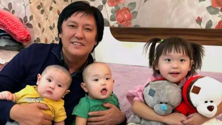 Немерем мен кенже баламды бесікке салып бірге тербетемін - Өмірқұл Айниязов