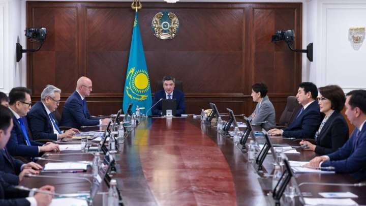 Олжас Бектенов мектептегі тамақ сапасын жақсартуды тапсырды