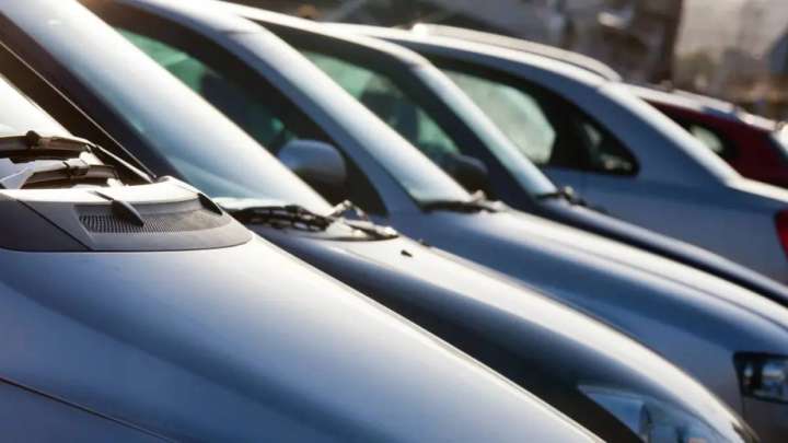 Қырғыз депутаттарына қызметтік көлік берілмейді