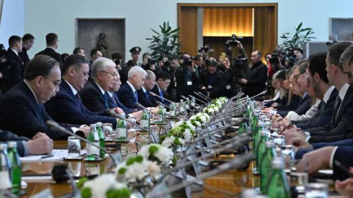 Қасым-Жомарт Тоқаев Сербия президентімен кеңейтілген құрамда келіссөз жүргізді