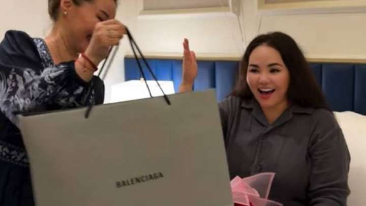 Гүлнұр Мамасарипова мерейтойын шетелде атап өтті