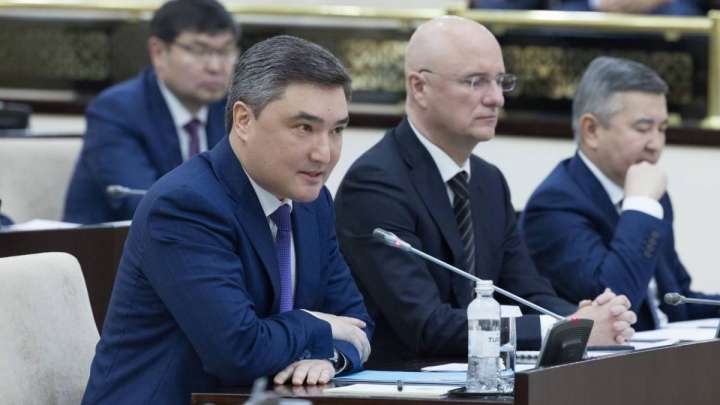 Олжас Бектенов: Экономиканы әртараптандыру – Үкіметтің басты міндеттерінің бірі