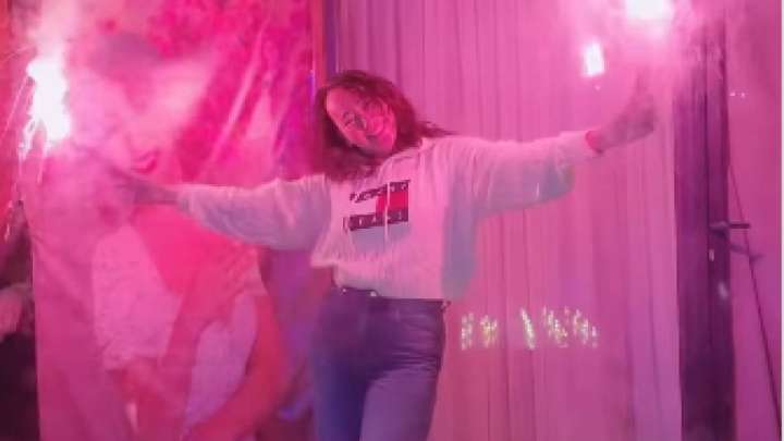 Айгүл Иманбаева құрбыларымен бірге Англияда Hen party өткізді