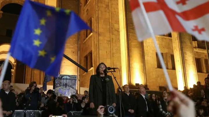 Грузияда наразылық басталды. Шерушілер Еуроодақпен келіссөзден бас тартуға қарсы