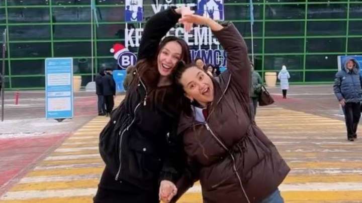 Жұлдыз Әбдікәрімова мен Салтанат Бақаеваның көшедегі биі жұртты тәнті етті