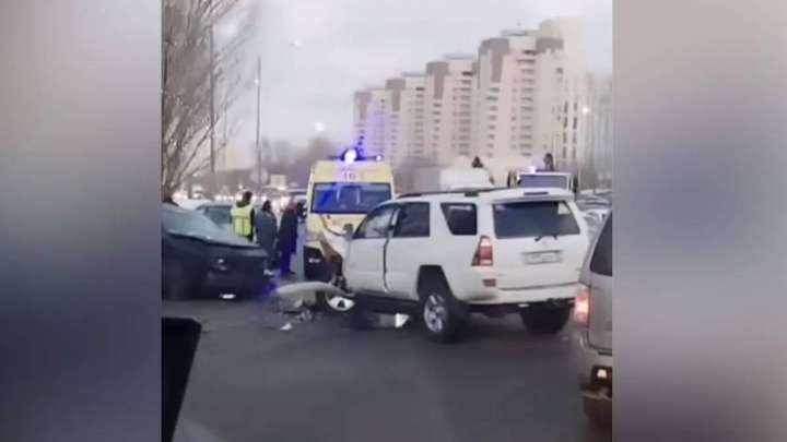 Астанада жол апатынан бірнеше адам зардап шекті