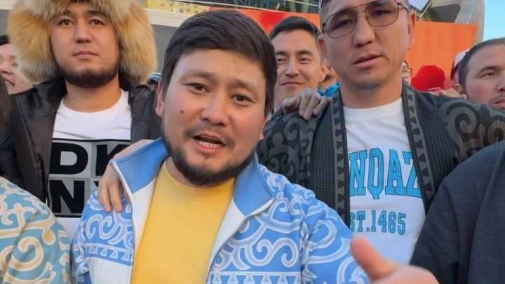 «Шавхат ұтылады» деді». Арман Тоғаев UFC спортшысымен неге жанжалдасып қалғанын түсіндірді