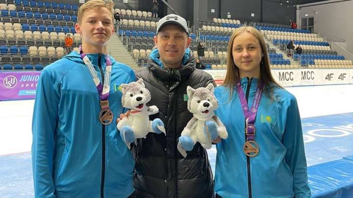 Конькимен жүгіруден әлем кубогінде жасөспірімдер құрамасы қол жүлде иеленді